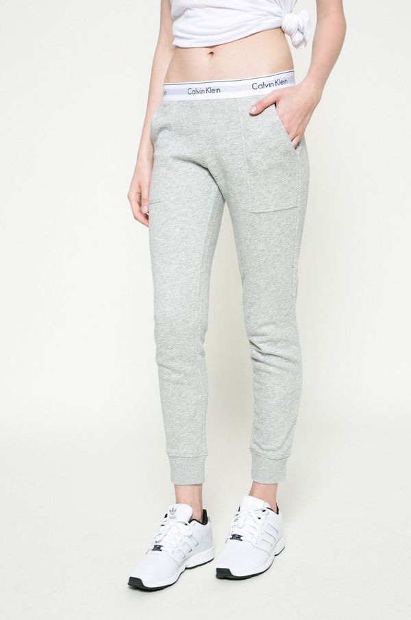 Calvin Klein Jeans Calvin Klein Jeans - Hlače 000QS5716E
