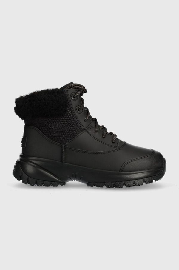 Ugg Cipele UGG Yose Fluff V2 boja: crna, s platformom, sa srednje toplom podstavom, 1130901