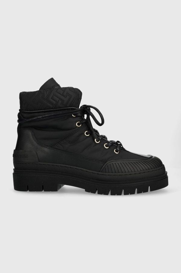Tommy Hilfiger Gležnjače Tommy Hilfiger TH MONOGRAM OUTDOOR BOOT za žene, boja: crna, ravni potplat, s toplom podstavom, FW0FW07502