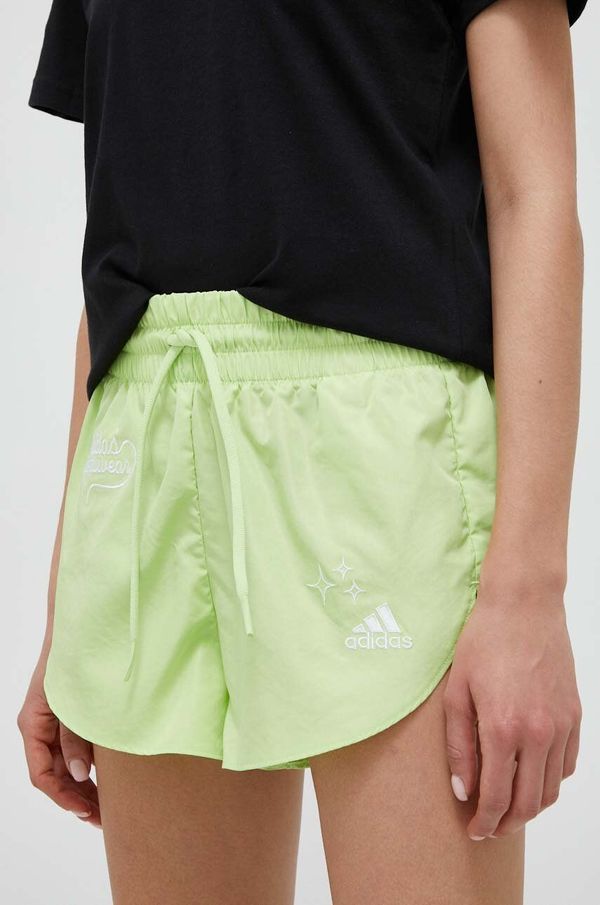 adidas Kratke hlače adidas za žene, boja: zelena, s aplikacijom, srednje visoki struk
