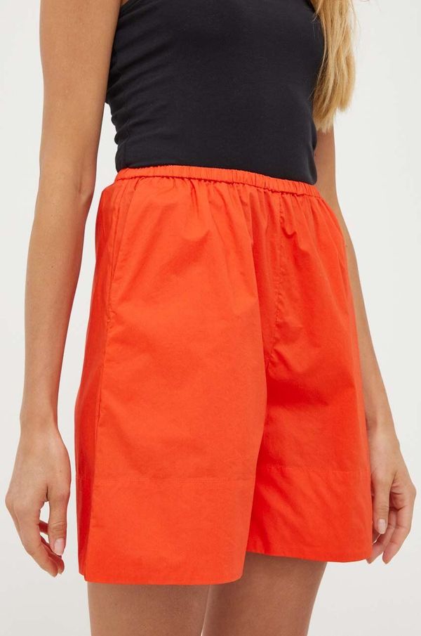 By Malene Birger Kratke hlače By Malene Birger za žene, boja: crvena, glatki materijal, visoki struk