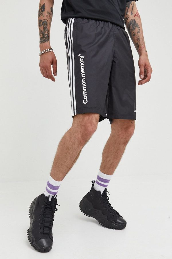 adidas Originals Kratke hlače za kupanje adidas Originals za muškarce, boja: crna, s tiskom