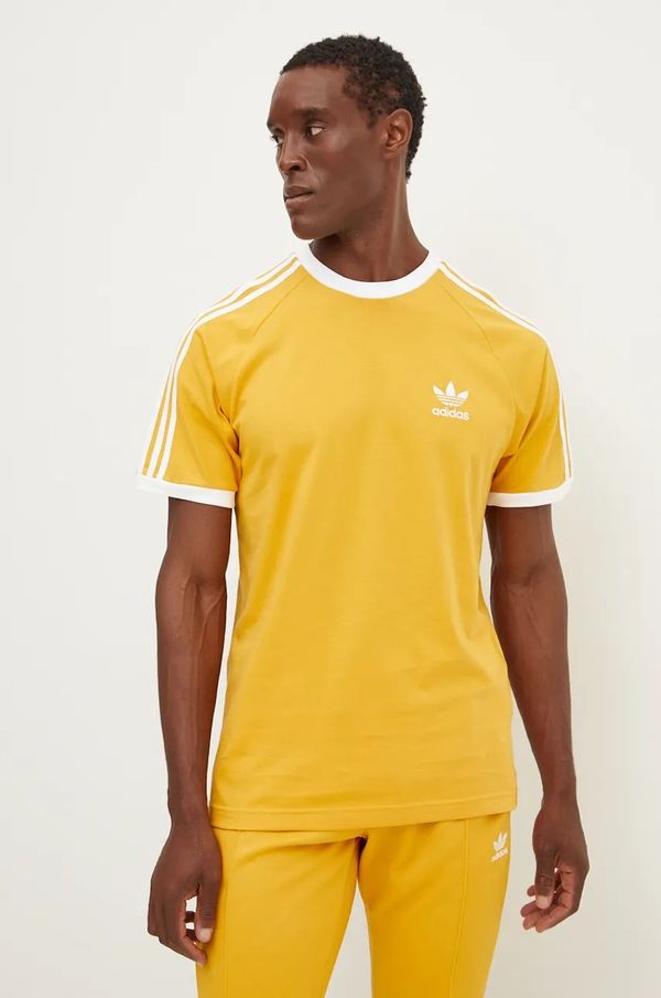 adidas Originals Pamučna majica adidas Originals za muškarce, boja: žuta, s aplikacijom, IZ2370