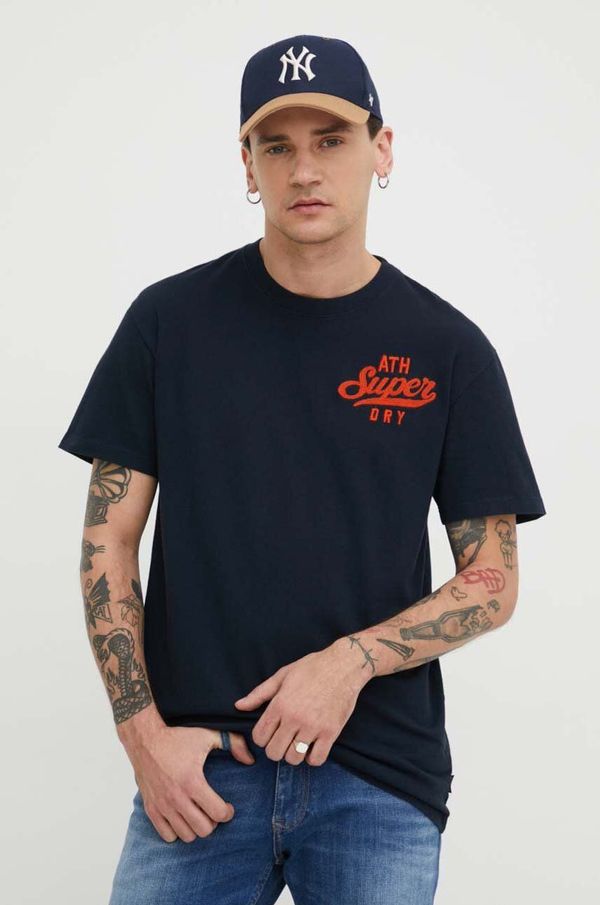 Superdry Pamučna majica Superdry za muškarce, boja: tamno plava, s aplikacijom