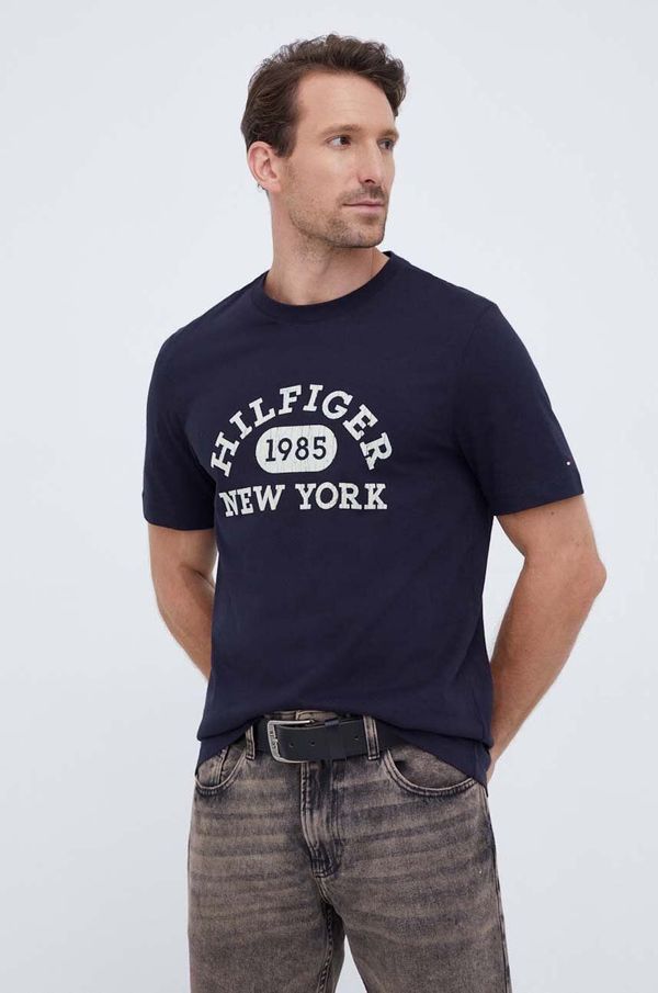 Tommy Hilfiger Pamučna majica Tommy Hilfiger boja: tamno plava, s aplikacijom