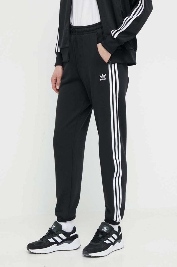 adidas Originals Pamučni donji dio trenirke adidas Originals boja: crna, s aplikacijom