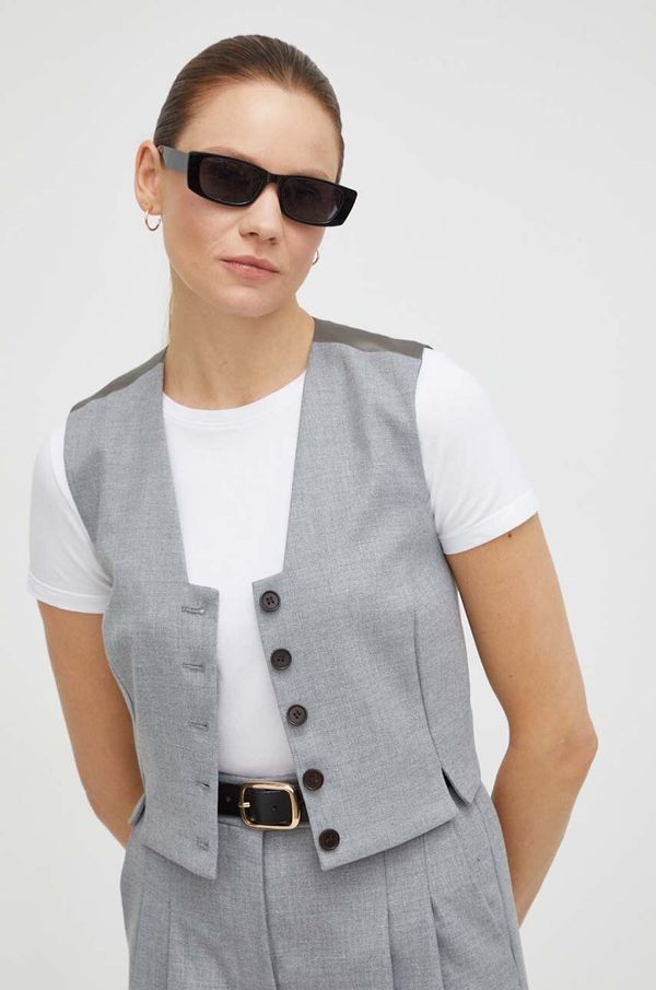 By Malene Birger Prsluk By Malene Birger boja: siva, jednoredno zakopčavanje