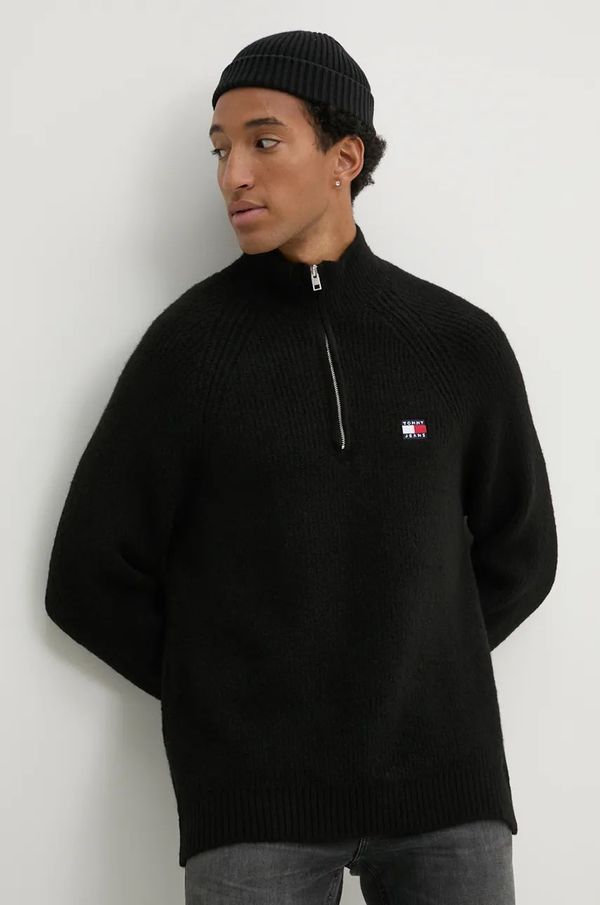 Tommy Jeans Pulover s dodatkom vune Tommy Jeans za muškarce, boja: crna, topli, s poludolčevitom, DM0DM19437