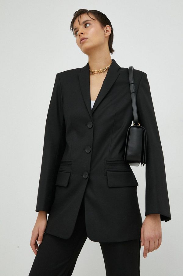 By Malene Birger Sako By Malene Birger boja: crna, jednoredno zakopčavanje, bez uzorka