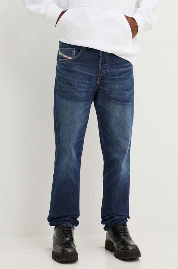 Diesel Traperice Diesel 2023 D-FINITIVE L.34 PANTALONI za muškarce, A10231.09J47