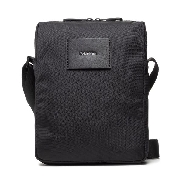 Calvin Klein Crossover torbica Calvin Klein Ck Must Reporter K50K509117 BAX