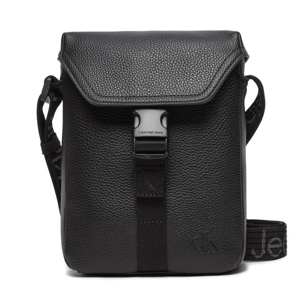 Calvin Klein Jeans Crossover torbica Calvin Klein Jeans Ultralight Reporter17 W/Flap Pu K50K512021 Crna