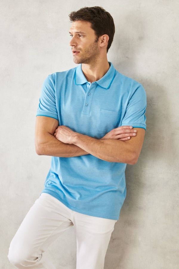 AC&Co / Altınyıldız Classics ALTINYILDIZ CLASSICS Muška pamučna tkanina koja se ne skuplja Regular Fit široki rez plavi anti-roll polo ovratnik s džepnom majicom.