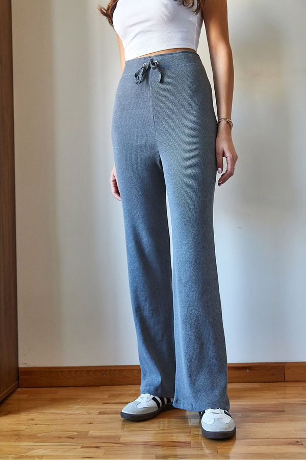 Bianco Lucci Bianco Lucci Women's Wide Leg Waist Tied Ribbed Trousers