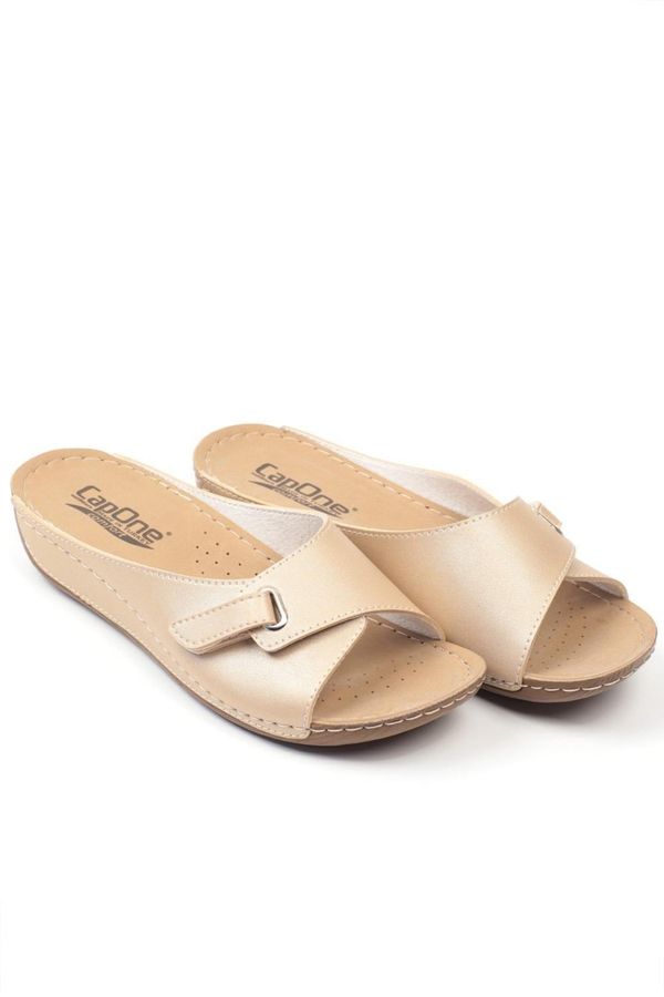 Capone Outfitters Capone Outfitters Mules - Gold-colored - Wedge