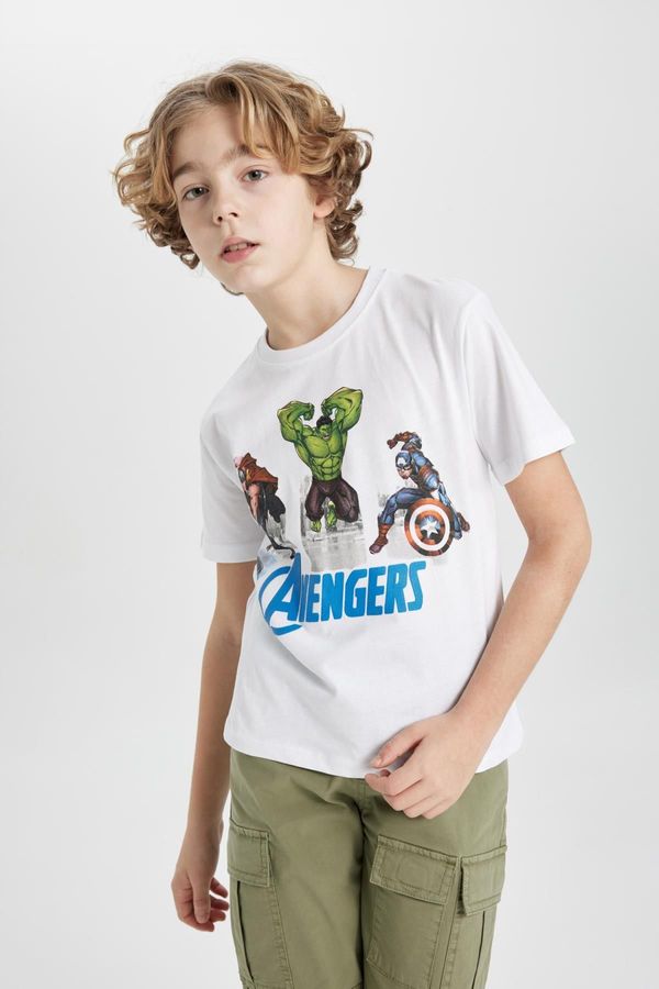 DEFACTO DEFACTO Boy's Marvel Avengers Crew Neck Short Sleeve T-Shirt