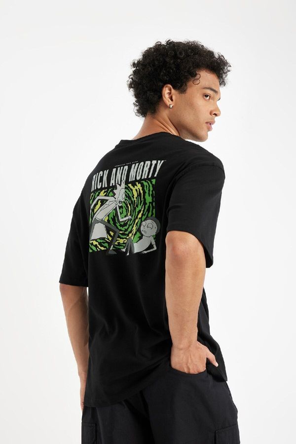DEFACTO DEFACTO Rick And Morty Boxy Fit Crew Neck Short Sleeve T-Shirt