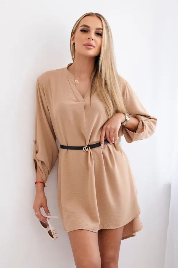 Kesi Włoski Kesi Włoski Dress with longer back and belt camel