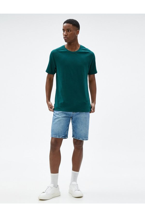 Koton Koton Basic majica Crew Vrat tekstura Raglan rukav Slim Fit.
