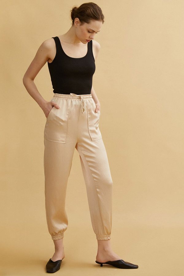 Koton Koton hlače - sive - joggers