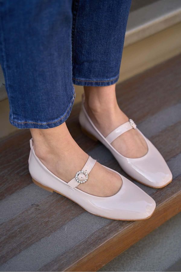 Madamra Madamra Cream Patent Leather Women's Flat Toe Single Band Flat Shoes