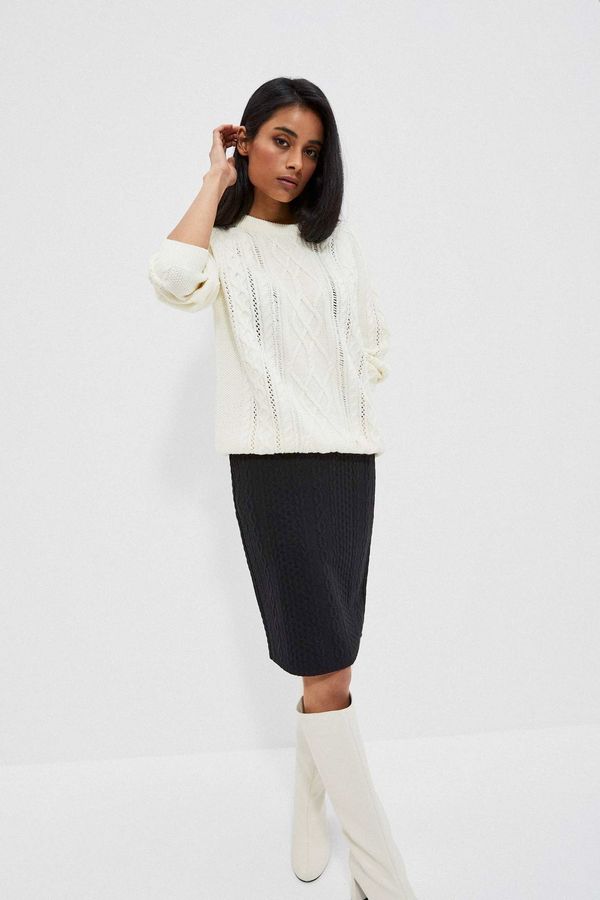 Moodo Skirt with cable embossing