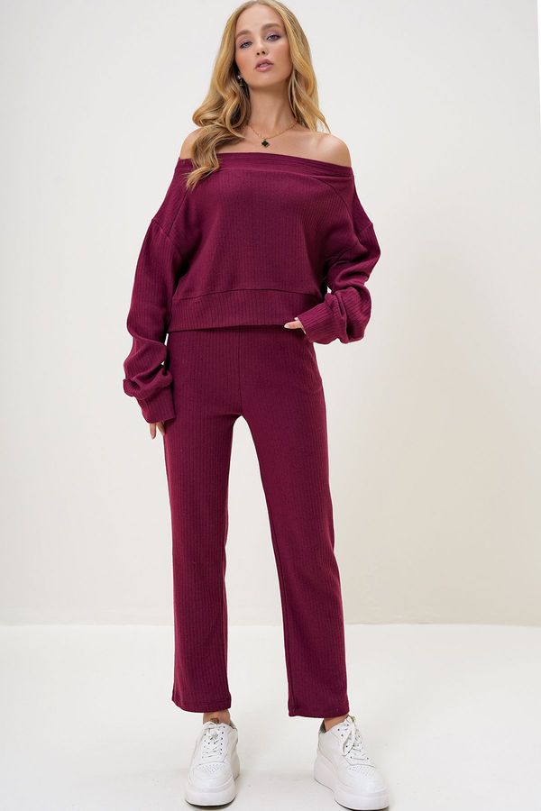 Trend Alaçatı Stili Trend Alaçatı Stili Women's Burgundy Interlock Fabric Madonna Collar Crop Sweat and Elastic Leg Trouser Set