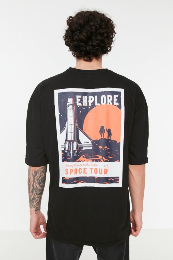 Trendyol Trendyol Black Men's Oversize / Wide Cut Crew Neck Short Sleeve Space Print 100% pamučna majica.