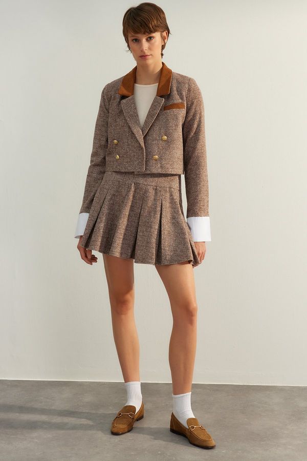 Trendyol Trendyol Brown Premium Crop Button Detailed Woven Blazer Jacket