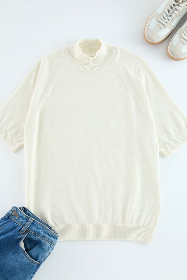 Trendyol Trendyol Curve Ecru Stand Collar Premium Soft Quality Knitwear Blouse