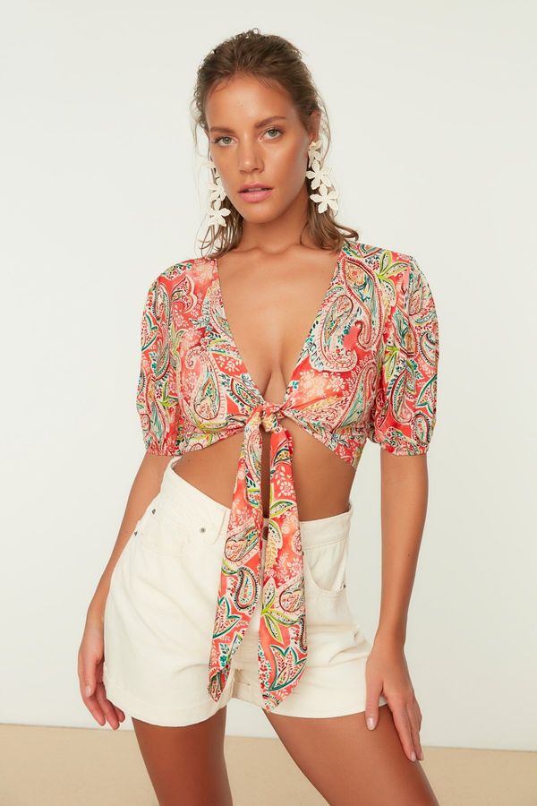 Trendyol Trendyol Paisley Patterned Viscose Beach Blouse with Crop Tie Detail