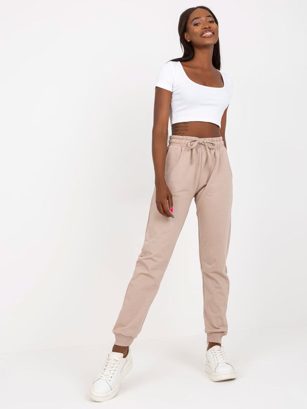 Fashionhunters Ženska trenirka donji dio Fashionhunters Beige