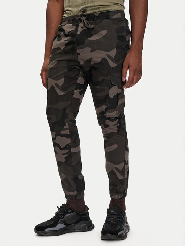 Brave Soul Brave Soul Jogger MTR-FINECAMOCRGR Zelena Slim Fit