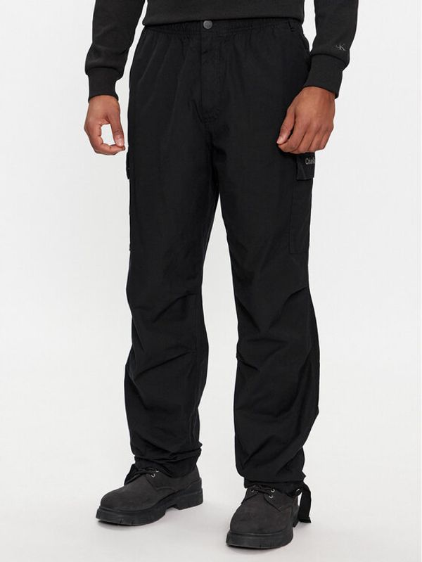 Calvin Klein Jeans Calvin Klein Jeans Kargo hlače Essential Regular Cargo Pant J30J324692 Crna Regular Fit