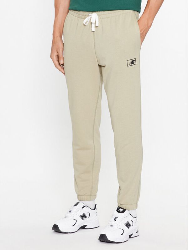 New Balance New Balance Donji dio trenerke NB Essentials Sweatpant MP33509 Zelena Regular Fit