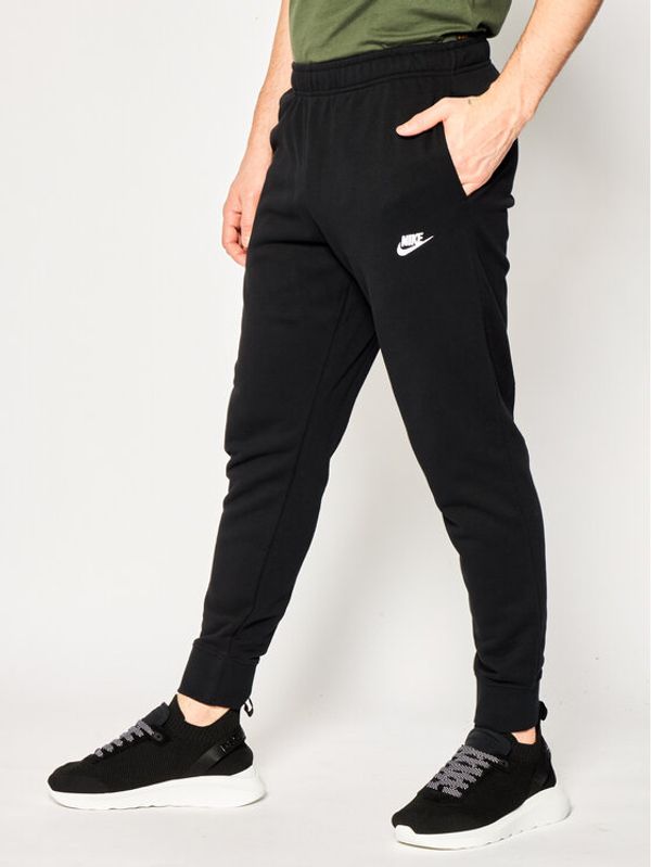 Nike Nike Donji dio trenerke Sportswear Club BV2679 Crna Standard Fit