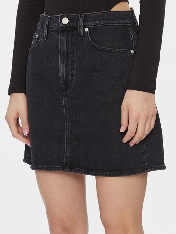Tommy Jeans Tommy Jeans Jeans suknja Mom Uh Skirt Cg4181 DW0DW17286 Crna Slim Fit