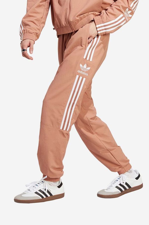 adidas Originals Donji dio trenirke adidas Originals boja: smeđa, s tiskom, IA6356-brown