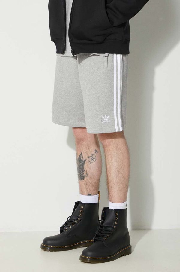 adidas Originals Pamučne kratke hlače adidas Originals Adicolor 3-Stripes boja: siva, melanž, IU2340
