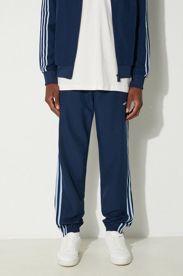 adidas Originals Donji dio trenirke adidas Originals boja: tamno plava, s aplikacijom, IX9625