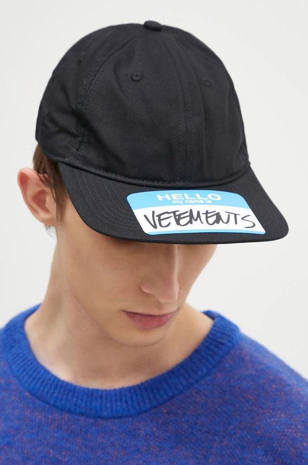 Vetements Pamučna kapa sa šiltom VETEMENTS My Name Sticker boja: crna, s tiskom, UA66CA110B