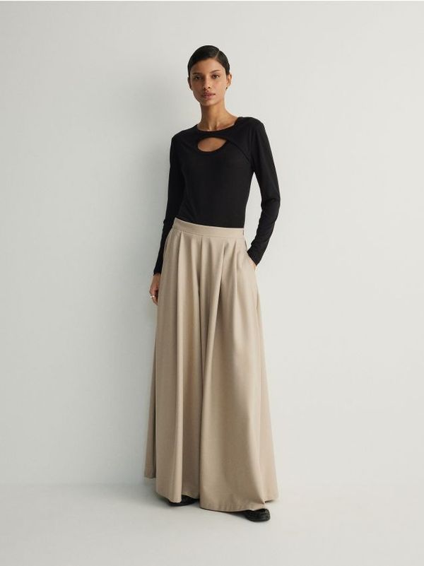Reserved Reserved - Bluza s ukrasnim izrezom - crno