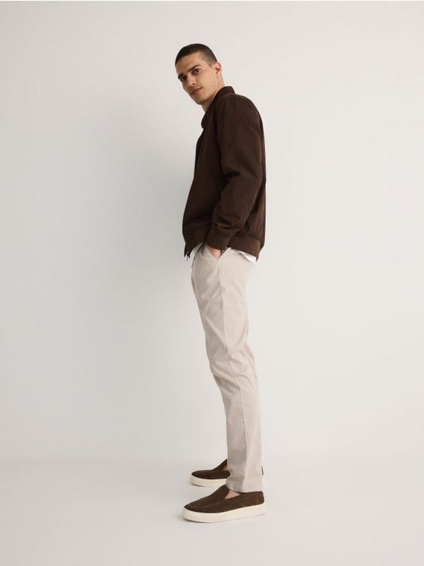 Reserved Reserved - Chino slim fit hlače - bež