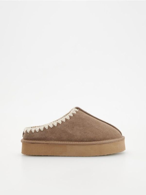 Reserved Reserved - LADIES` MULES - smeđi