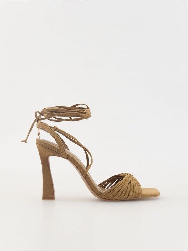 Reserved Reserved - LADIES` SANDALS - bež