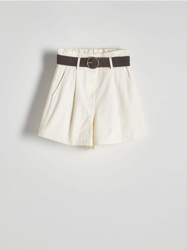 Reserved Reserved - LADIES` SHORTS & BELT - bijela