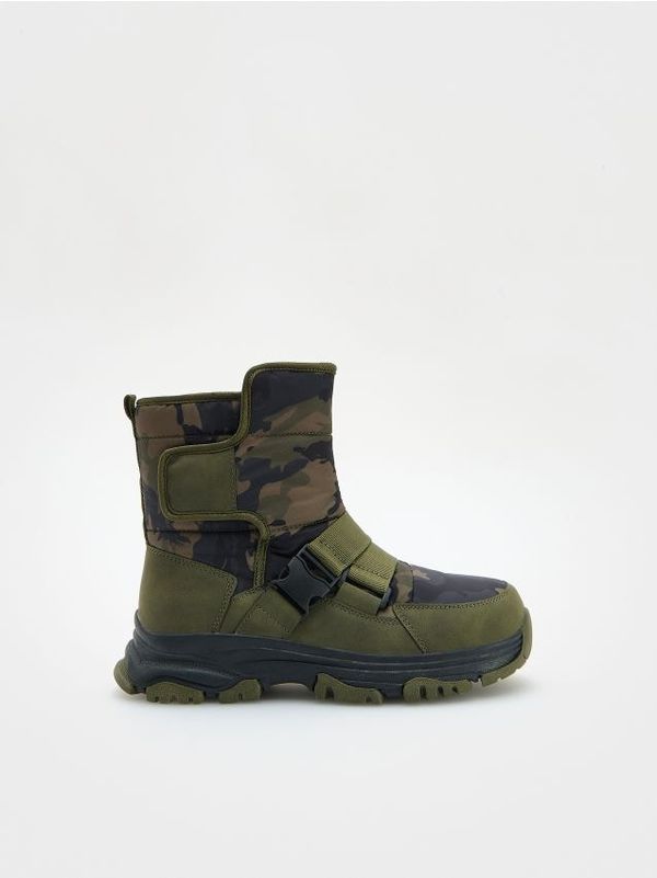 Reserved Reserved - MEN`S BOOTS - zelena