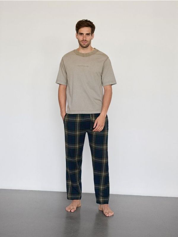 Reserved Reserved - MEN`S PYJAMA - svjetlomaslinasto