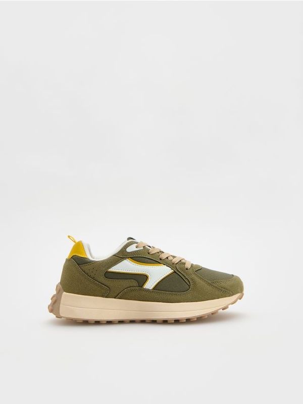 Reserved Reserved - MEN`S TREKKING SHOES - zelena