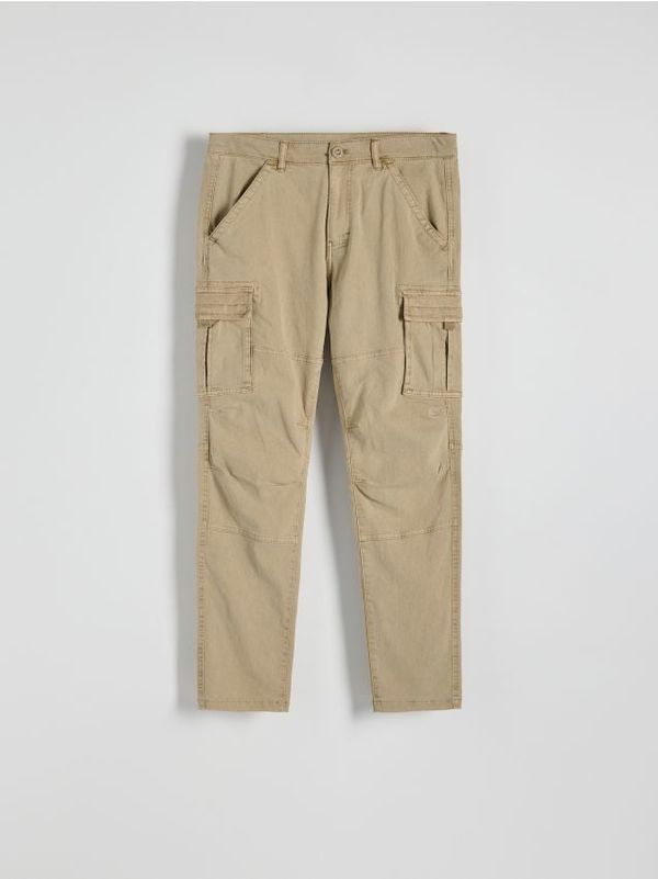 Reserved Reserved - Slim fit cargo hlače - bež